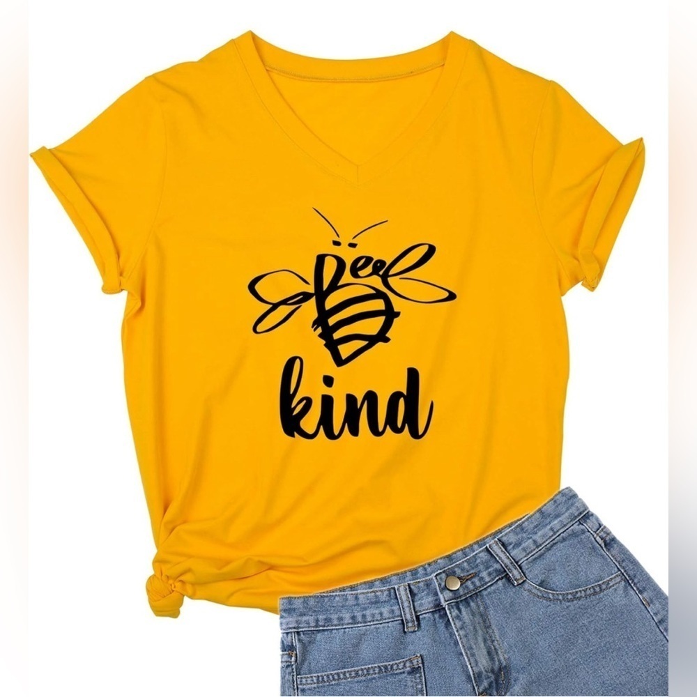 NWT- Women’s Bee Kind Graphic V-Neck T-Shirt